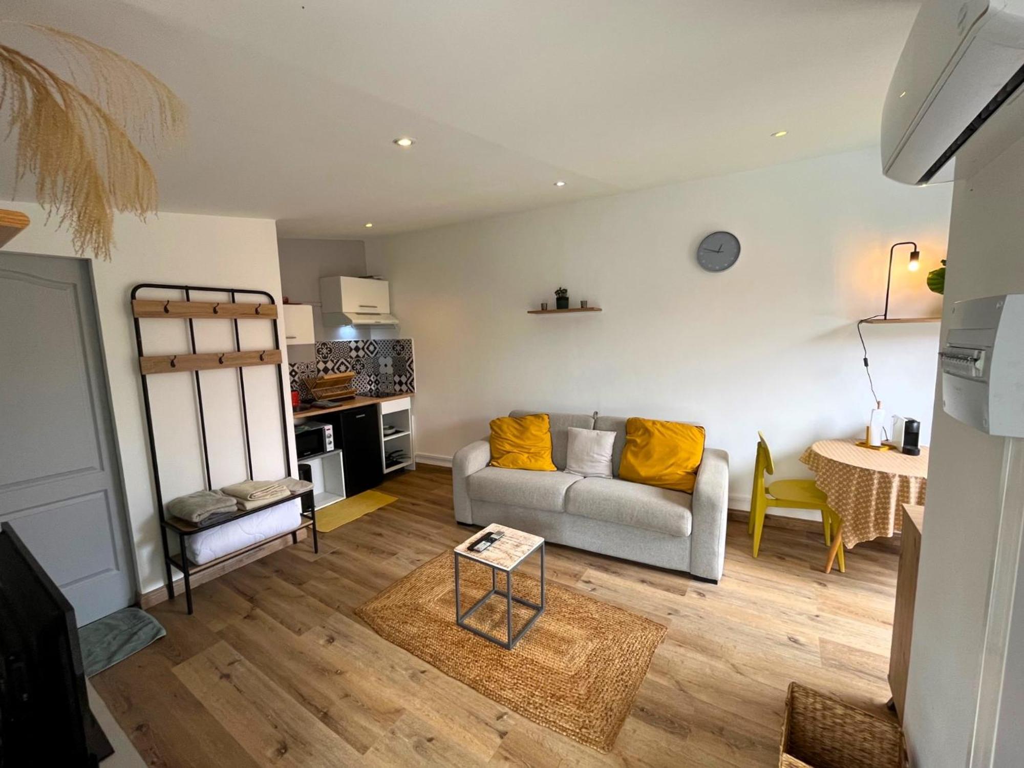 Charmant Bungalow Climatise Avec Jacuzzi Sainte-Clotilde Екстериор снимка